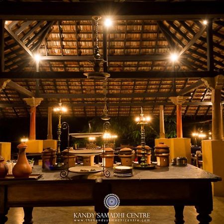 The Kandy Samadhicentre Hotel Narampanawa Luaran gambar