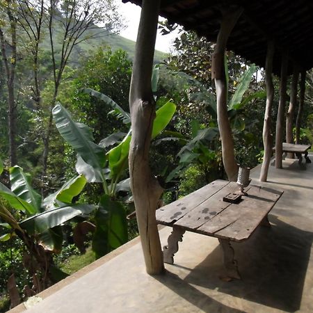 The Kandy Samadhicentre Narampanawa Bilik gambar